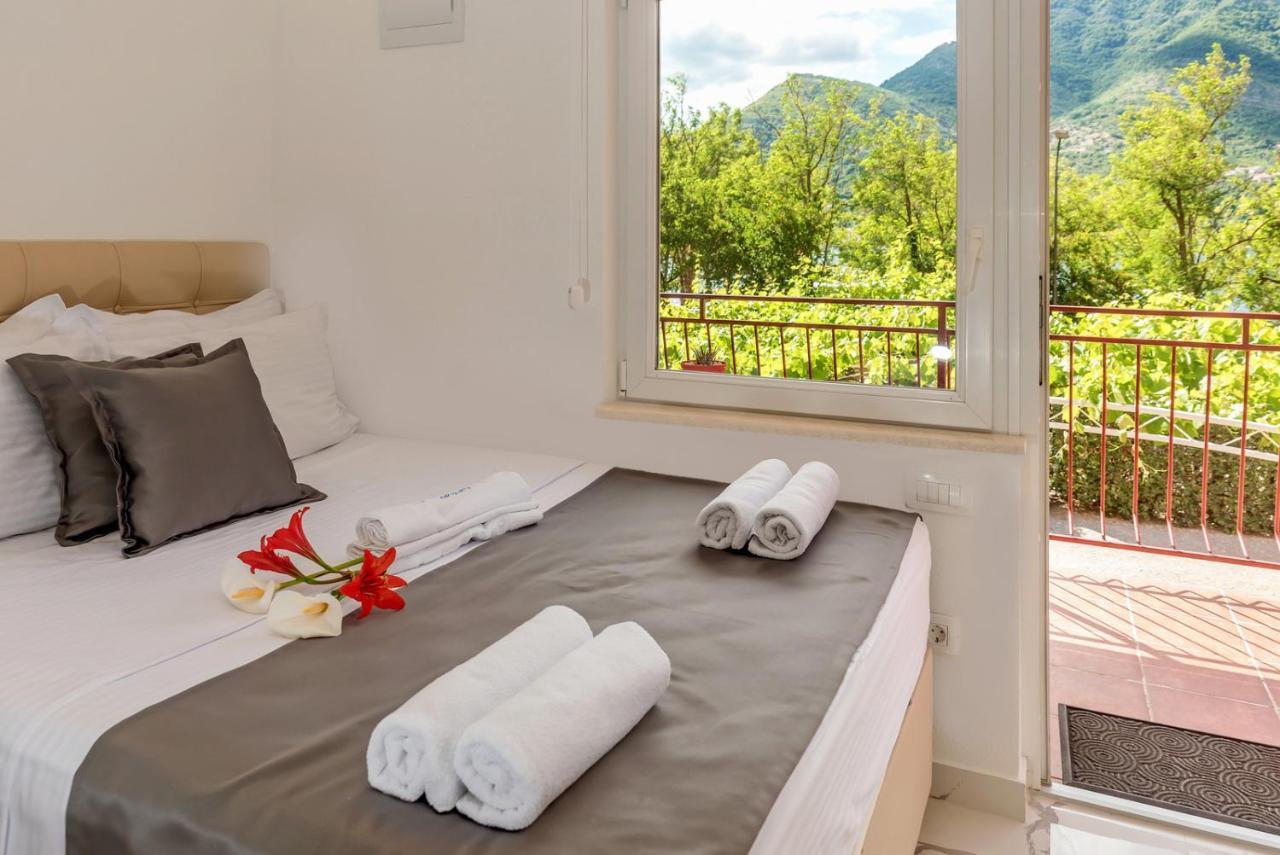 Apartments Vujicic Tivat Kültér fotó