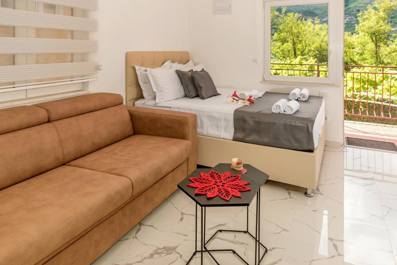 Apartments Vujicic Tivat Kültér fotó